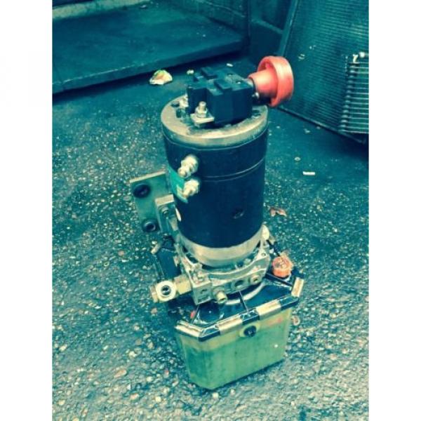 Electric Hydraulic Pump &amp; Reservoir from 1994 Linde L14 Fork Lift. Breaking. #1 image