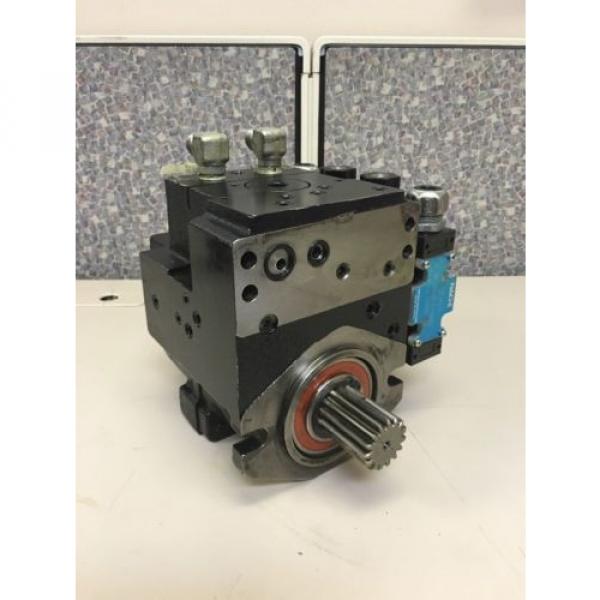 Nachi Hydraulic Motor PI-0B-87-2GS0L1-8470D / Mazak CNC / Good Condition #1 image