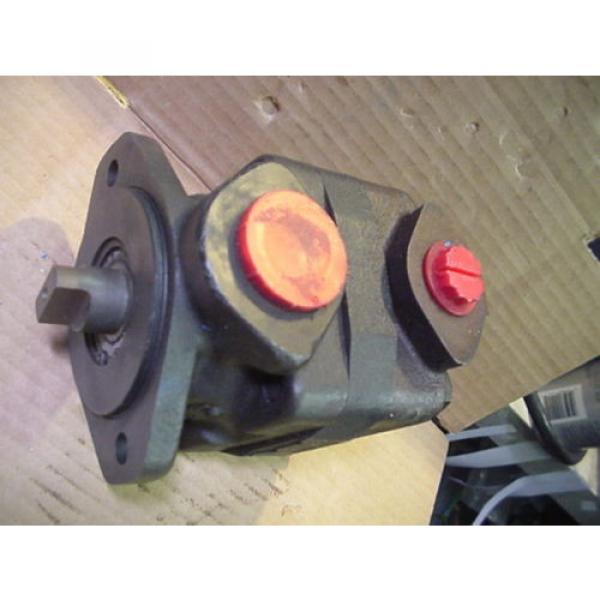 Eaton Vickers hydraulic vane pump V201R9Y27C11 396980-3 tang frive #1 image