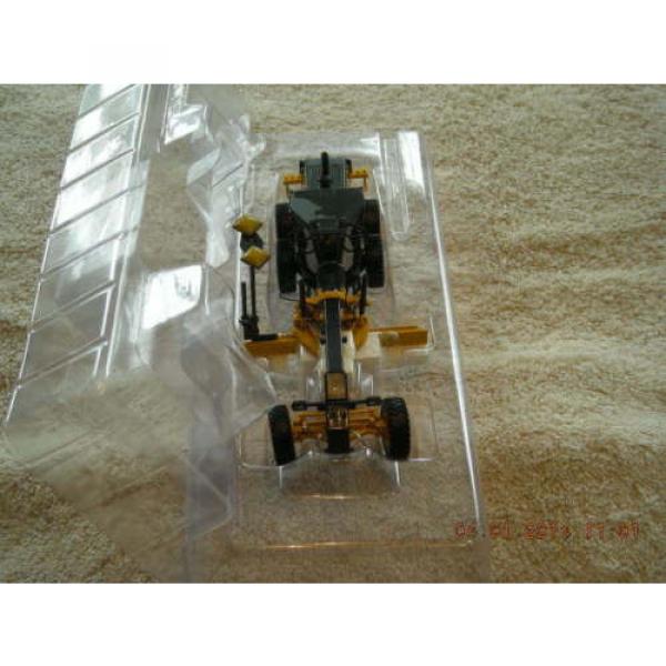 50-3264T Komatsu GD655-5 Motor Grader With GPS Base &amp; Figure  IN BOX #2 image